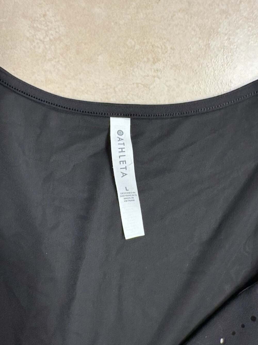 Athleta Stealth Sculptek V-Neck Perforated Short Sleeve Crop Top